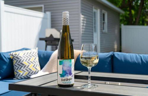 Jefferson & Grounds 3BR Steps from HWS and Hot Tub - Foto 7