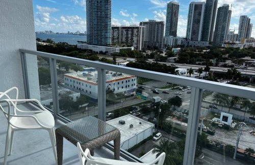 BRAND NEW TOP FLOOR IN THE HEART OF MIAMI - Foto 53