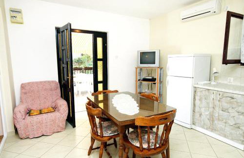 Apartments by the sea Brgulje, Molat - 6241 - Foto 23