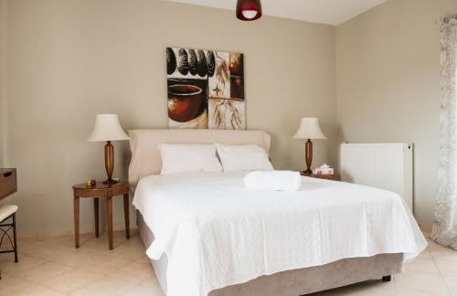 Villa Discover Evia - With Private Jacuzzi - Foto 7