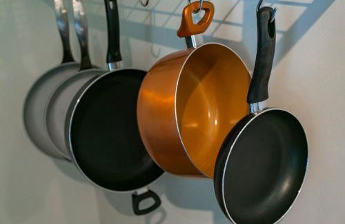 Mid Century Modern Downtown Condo | 30+ Night Min - Foto 28