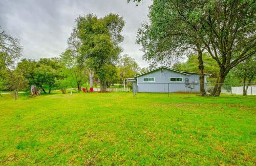 Walk to Dtwn! Dog-Friendly Oakhurst Gem with Yard - Foto 32