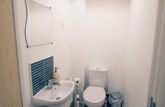 Augusta House - Andover - Photo 37