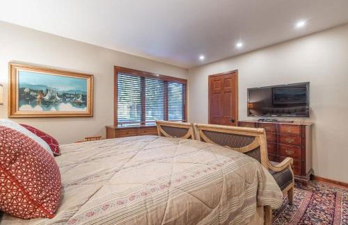 Townhouse Art Gallery in Mammoth's Best Location - Photo 20