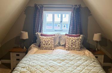 Trowel and Hammer Flat 1 - Foto 3