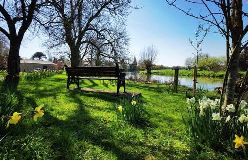 Lovely 2 Bed Victorian Cottage, Denford NN14 - Photo 26