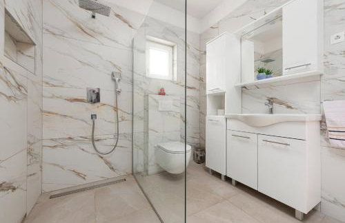 Holiday House Laetitia with pool - Foto 44