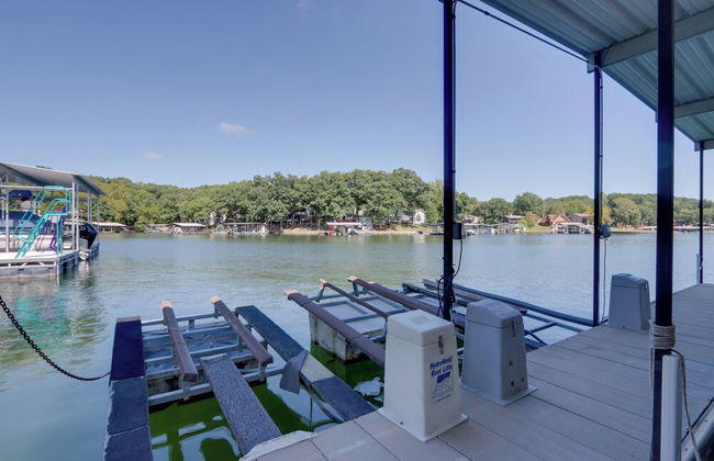 Lakeside Gravois Mills Home w/ Boat Slip + 4 Decks - Foto 25