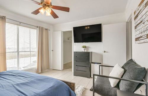 Less Than 1 Mi to Beach Galveston Condo with Fenced Patio - Foto 12