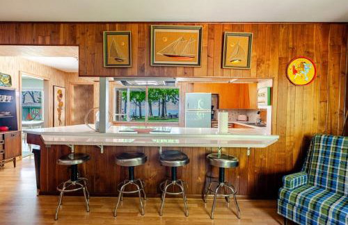 All the Waters Retro Home on Lake Michigan- Your Own PRIVATE BEACH - Foto 37