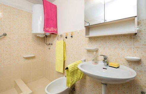 3 Bedroom Lovely Home In Nerezine - Foto 23