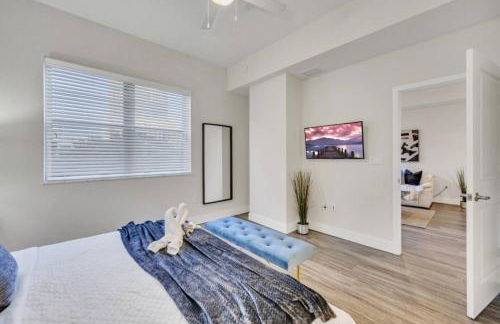 Trendy One Bedroom Getaway Steps from Biscayne - Foto 14