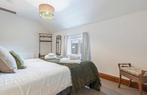 #111 New Farm with hot tub and Sauna - Sleeps 18 - Near Elmore Park - " Perfect for Contractors and Families - Parking space for 10 cars" - Foto 36