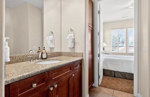 LV222 Spacious Upstairs 2BR Lock-Off in Legacy Villas - Foto 17