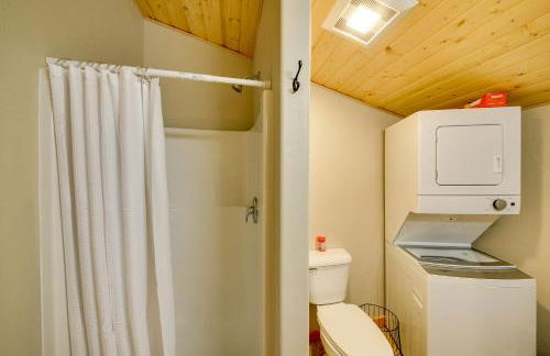 1 Mi to Waterfront Trails, Troy Home with Hot Tub! - Foto 13