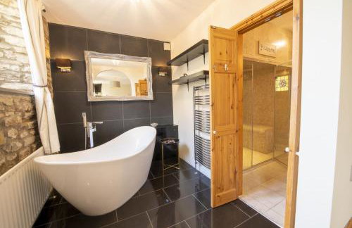 Askrigg Chapel - Photo 28