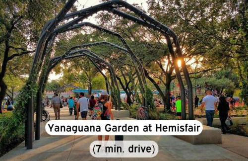 Cozy 2BR-w Parking, Near Rvrwalk, Dome & Conv Ctr - Foto 63