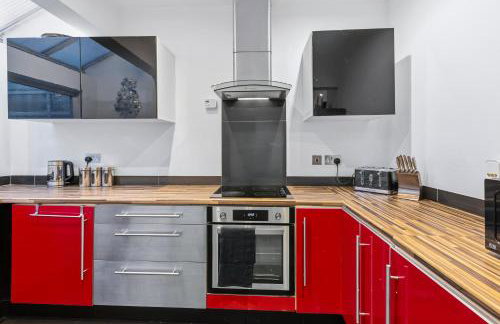 Lovely 4b Stay- Ideal for Contractors & Families - Photo 26