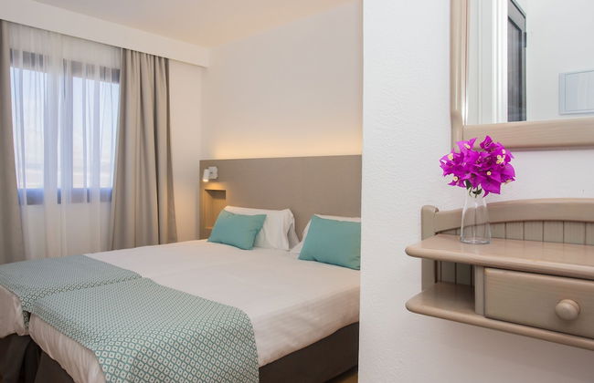 Apartamentos Los Tulipanes - Photo 7