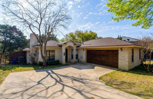 The Corniest Property in Texas ♥ 4 BR ♥ 1/4 Acre ♥ - Foto 1