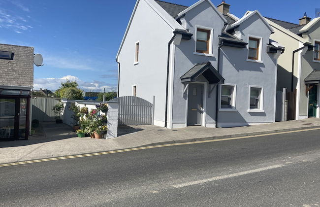 3-bed House Sleeps 6 With Patio - Photo 1