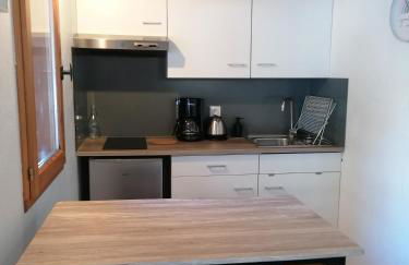 Camping le Tréjeux - Petit Chalet - Photo 2