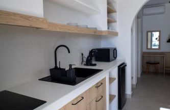 Kotinos Luxury Suites - Photo 10