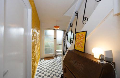 Cosy mid century Stockport with views, dog walks, woodburner - Foto 39