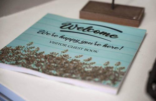 Quaint house, king bed 2min from down town - Photo 27