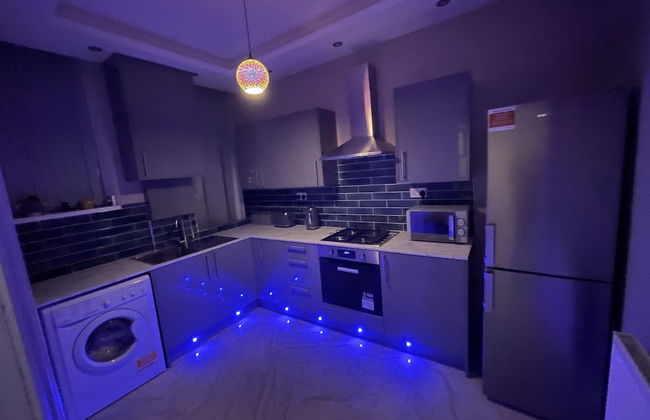 1 Bed Flat - Sleeps 2 - Hot Tub - Parking - Wifi - Foto 5