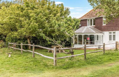 Pretty Three Bedroomed home near the Beach - Pass the Keys - Foto 60