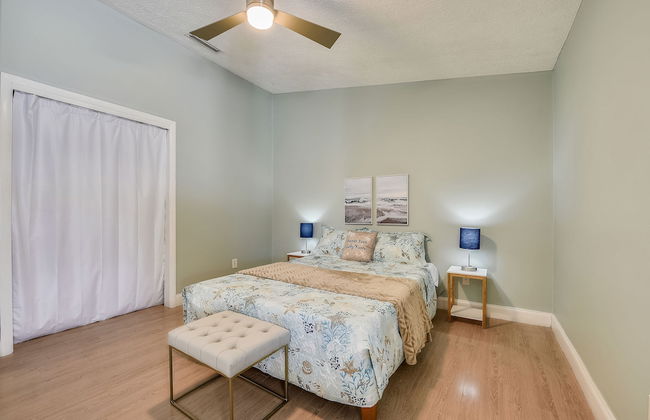 Emerald Sunset by Book That Condo - Photo 14