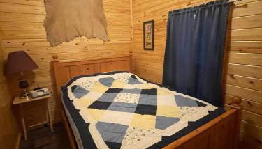 Bear Cub Cabin is a cozy 1 bedroom and loft oasis - Photo 2