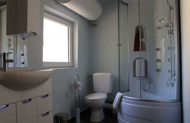 Galeria In The Garden - Photo 35