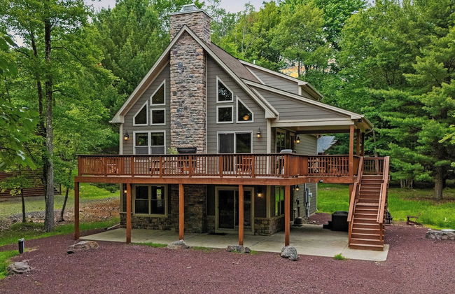 Bear Paw Lodge by Avantstay Hot Tub, Deck, & Fire Pit - Foto 52