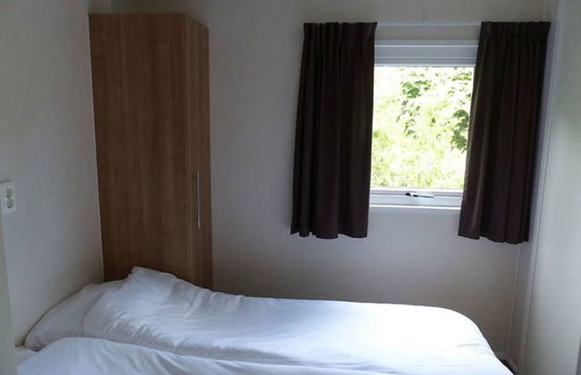 Chalet in Holiday Park With Private Terrace - Foto 5