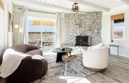 Mid-Century Magic with Mountain Views - Photo 14