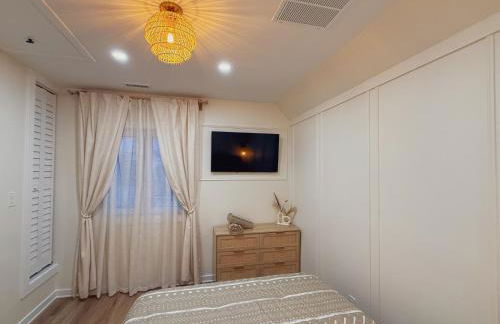 Stylish 2 BR 1 BA Apartment - Steps to the Ocean - Hidden Gem - Foto 13