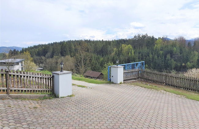 Apartment by Worthersee With Pool - Photo 19