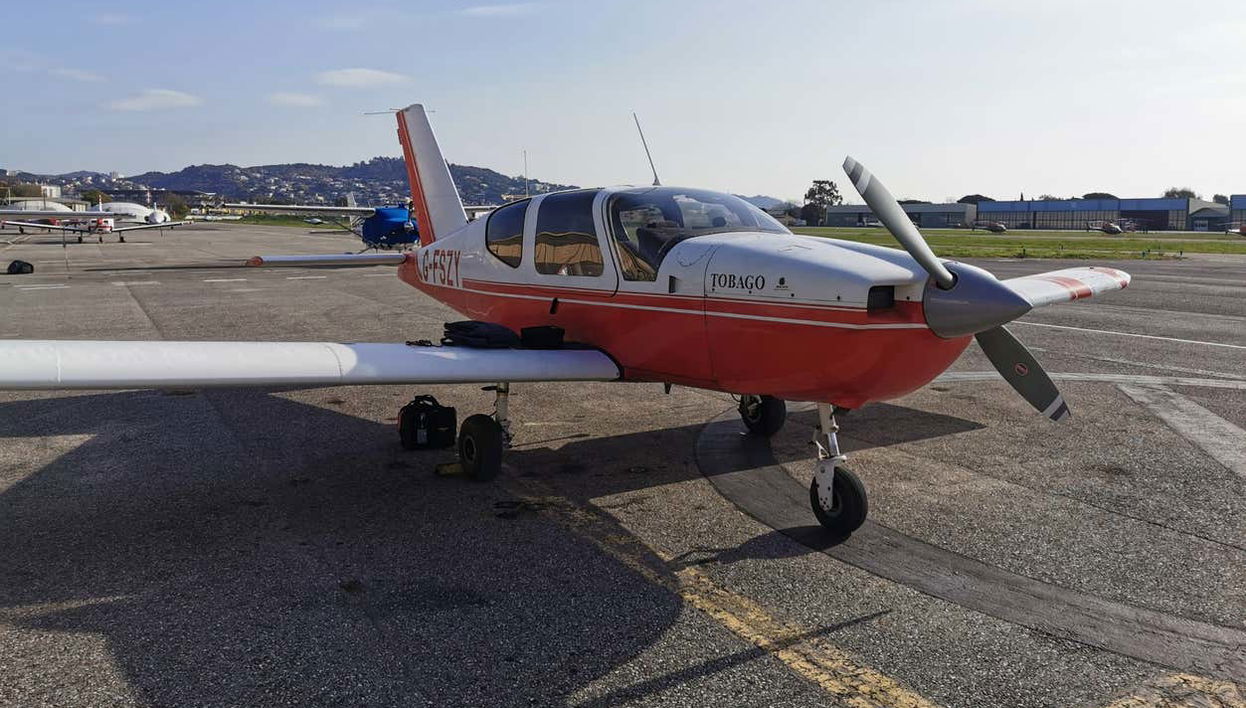 Avioneta a punto de despegar