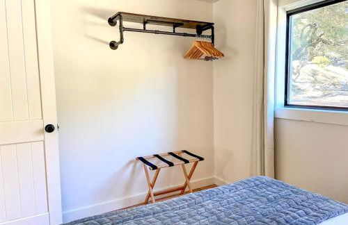 Pet-Friendly Glamping Cabin, with River Access in Ingram, Texas - Foto 22