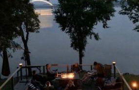 Inmerse in the Serenity of this Lakefront Cottage in Cadiz, Kentucky - Foto 39