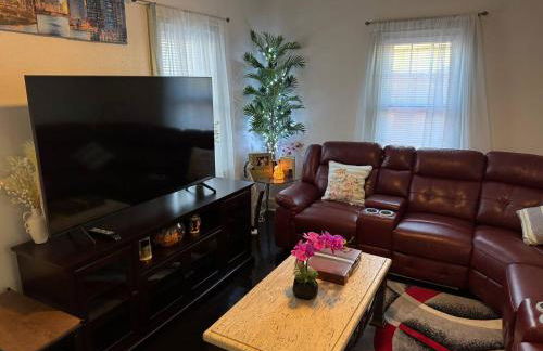 Spacious 5BR Midtown - Near Zoo and Liberty Bowl - Photo 14