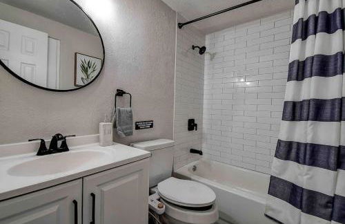 Family Friendly 5BR Tampa Home 10Min To Downtown - Foto 23