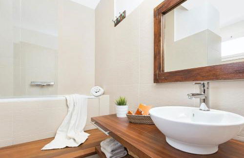 Atic Barcelona - Foto 2