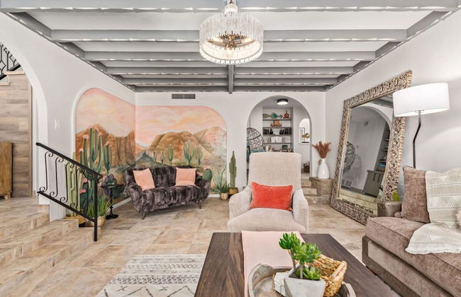 Historic Desert Rose Estate Pool Sauna Sleeps 12 - Foto 7