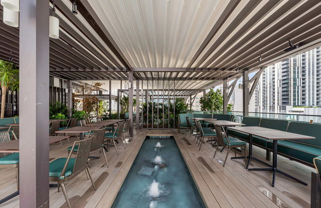 Ultimate Elegance Studio with Panoramic City Views - Foto 75