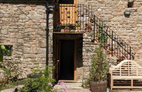 Hayloft studio in historic barn - Photo 1