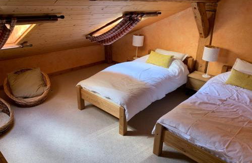 Savoyard Farmhouse - Sleeps 14 Garden & Parking - Foto 15