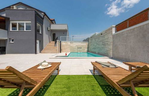 MY DALMATIA - Villa Pezer with heated swimming pool, sauna and Jacuzzi - Foto 7